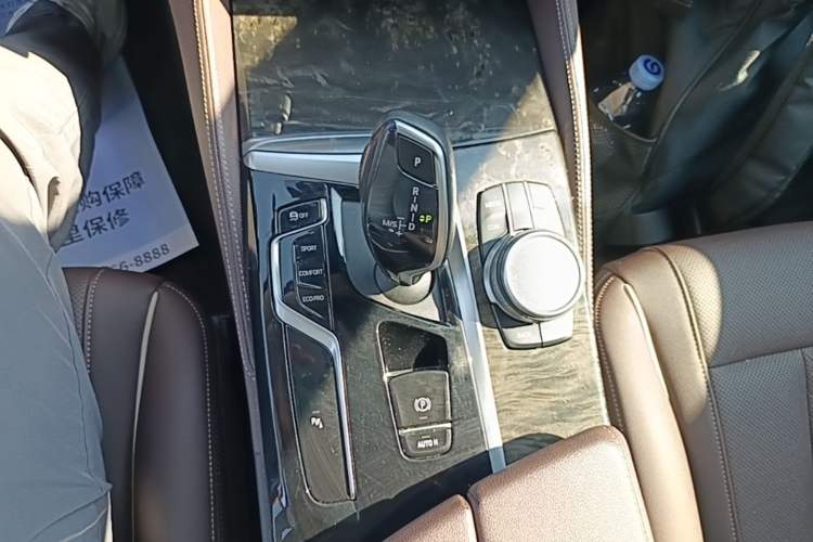 Used BMW 5 Series 2021 525Li Luxury Package Gear Lever