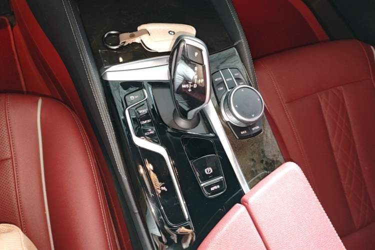 Used BMW 5 Series 2021 Facelifted 525Li M Sport Package Gear Lever