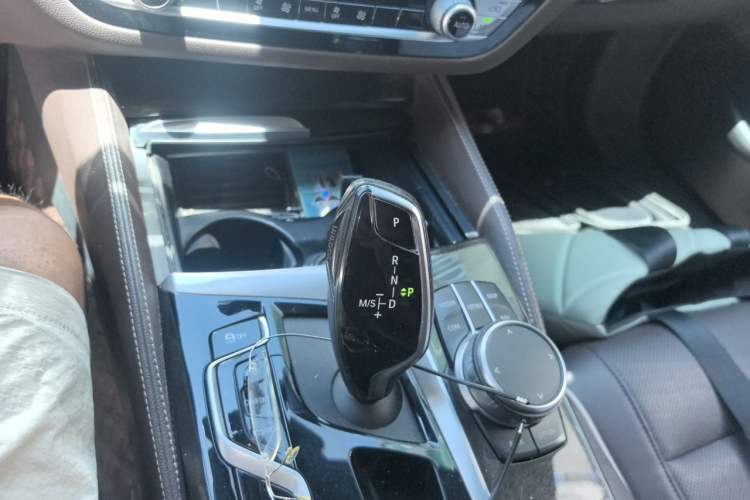 Used BMW 5 Series 2021 Facelifted 525Li M Sport Package Gear Lever