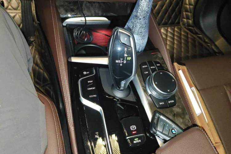 Used BMW 5 Series 2021 525Li Luxury Package Gear Lever