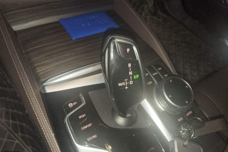 Used BMW 5 Series 2021 Updated 530Li xDrive Luxury Package Gear Lever