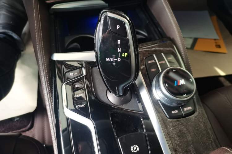 Used BMW 5 Series 2021 525Li Luxury Package Gear Lever