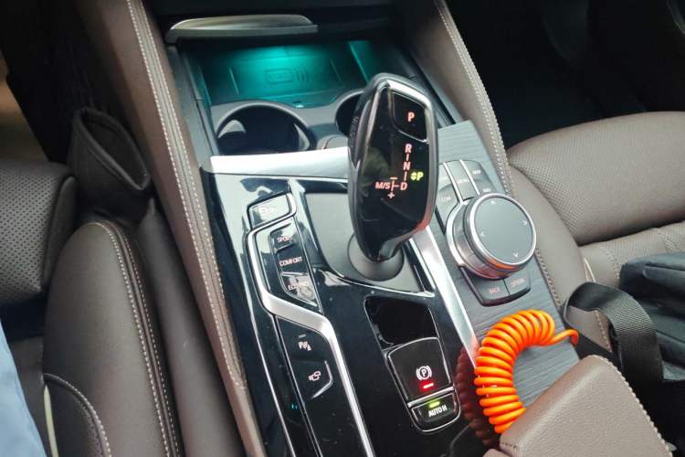 Used BMW 5 Series 2021 530Li Luxury Edition M Sport Package Gear Lever