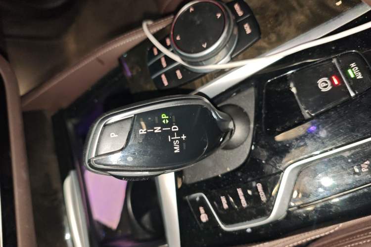 Used BMW 5 Series 2021 525Li M Sport Package Gear Lever