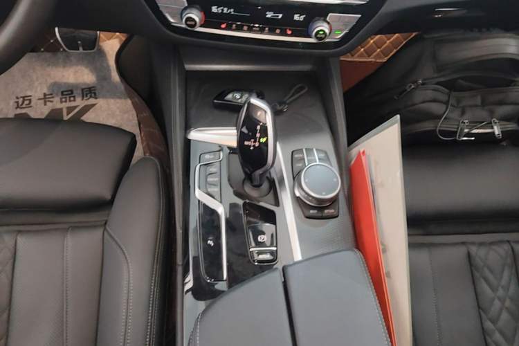 Used BMW 5 Series 2021 525i M Sport Package Gear Lever