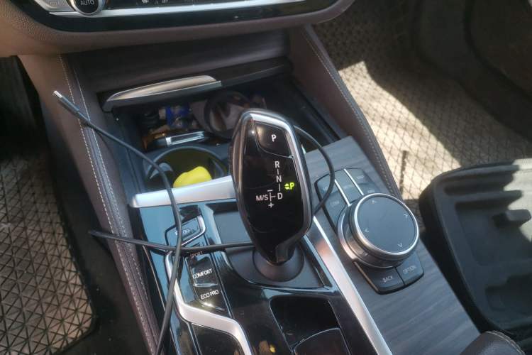 Used BMW 5 Series 2021 Restyled 530Li Leading Edition Luxury Package Gear Lever