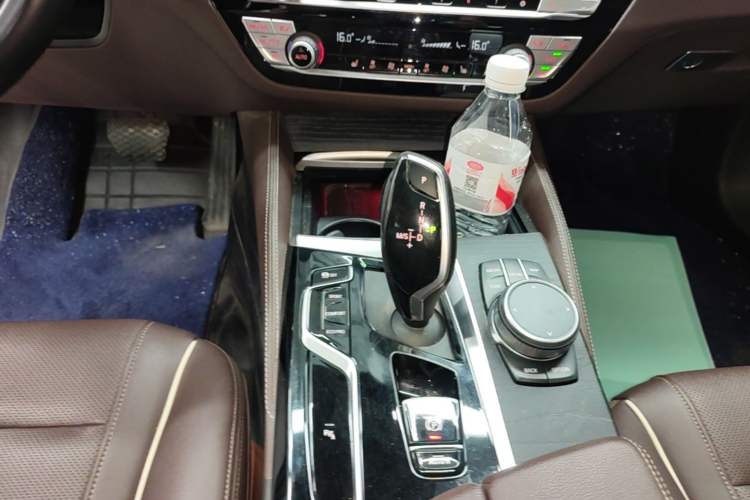 Used BMW 5 Series 2021 530Li Leading Model M Sport Package Gear Lever
