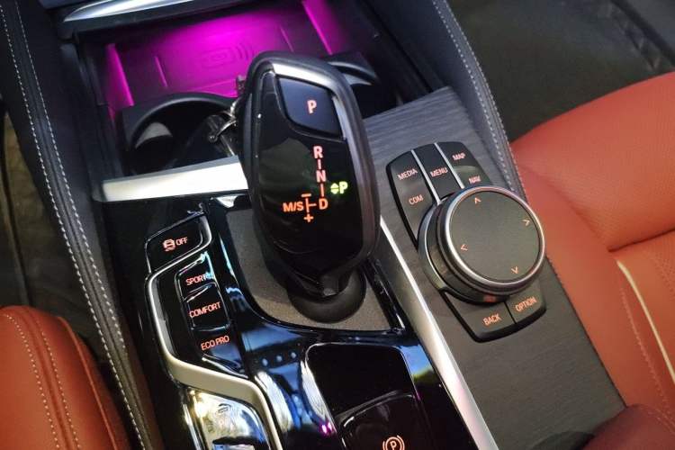 Used BMW 5 Series 2021 530Li Luxury Edition M Sport Package Gear Lever