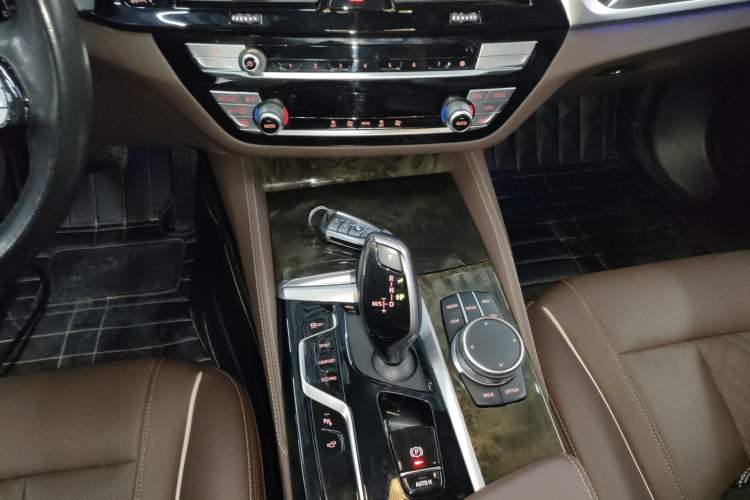 Used BMW 5 Series 2021 525Li Luxury Package Gear Lever