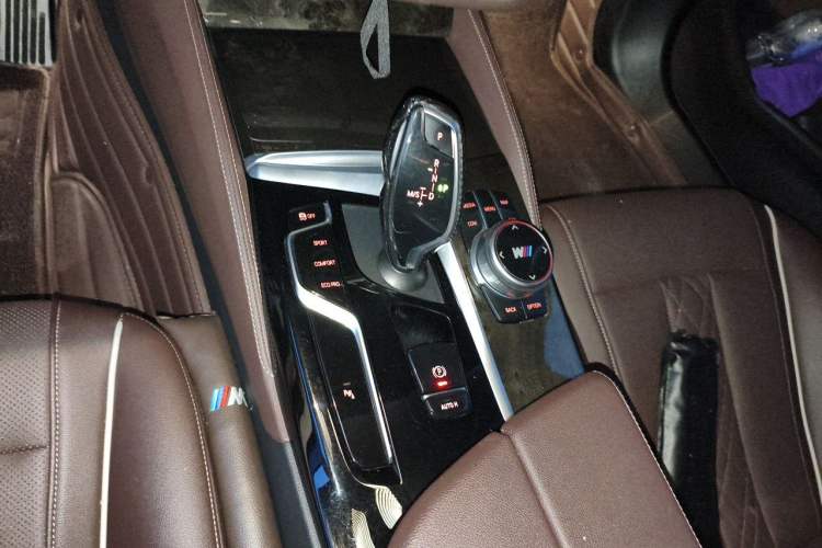 Used BMW 5 Series 2021 525Li Luxury Package Gear Lever