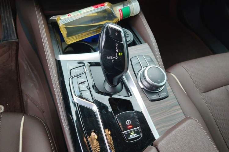 Used BMW 5 Series 2021 530Li xDrive Luxury Package Gear Lever
