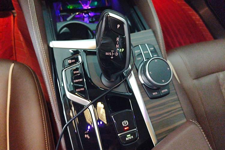 Used BMW 5 Series 2021 Restyled 530Li Leading Edition Luxury Package Gear Lever