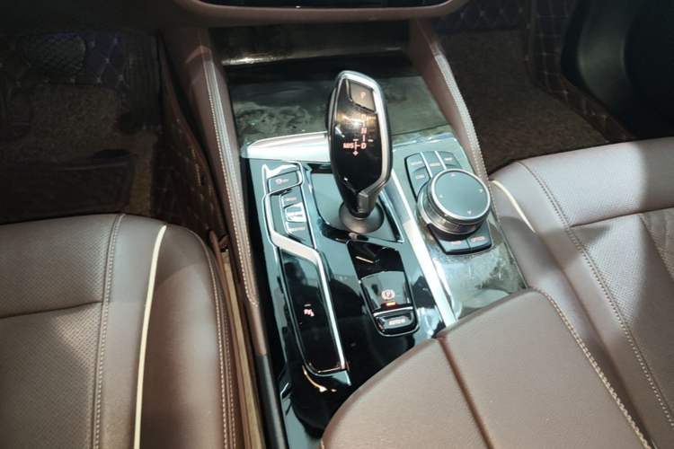 Used BMW 5 Series 2021 525Li Luxury Package Gear Lever
