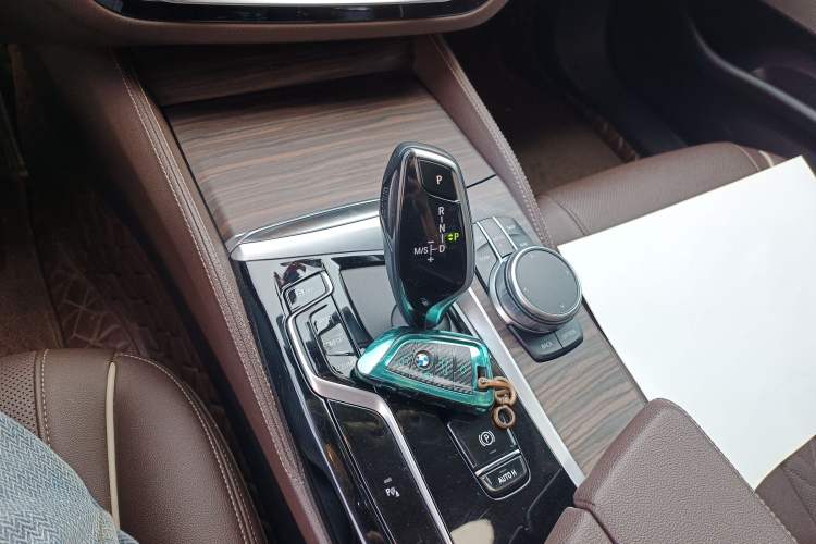 Used BMW 5 Series 2021 Restyled 530Li Leading Edition Luxury Package Gear Lever
