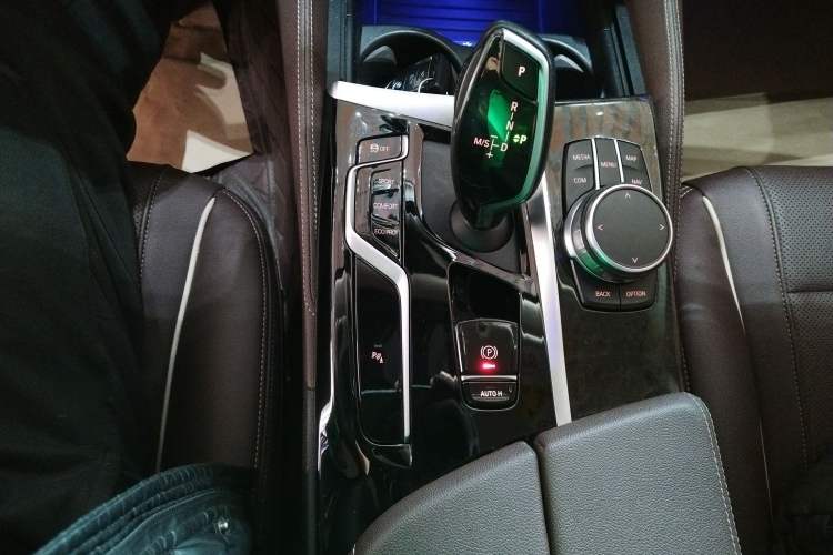 Used BMW 5 Series 2021 Updated Version 525Li Luxury Package Gear Lever