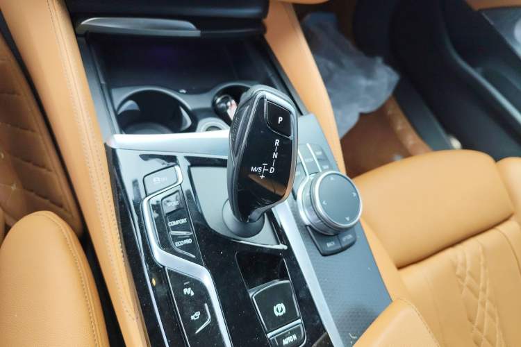 Used BMW 5 Series 2021 530i M Sport Package Gear Lever