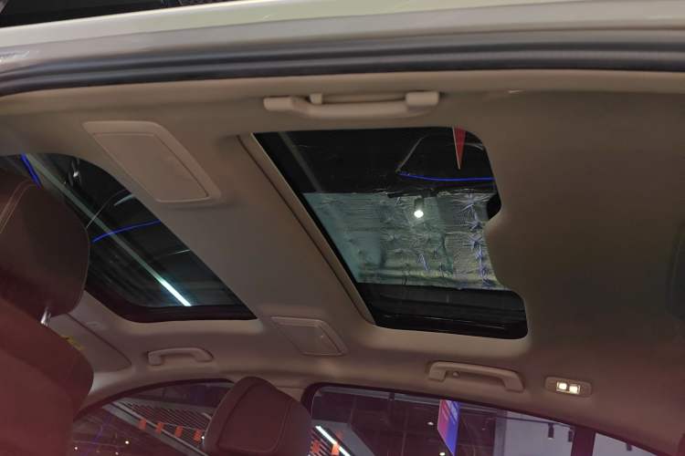 Used BMW 5 Series 2021 530Li Luxury Edition Premium Package Headliner