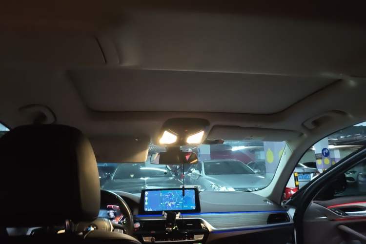 Used BMW 5 Series 2021 530Li Leading Luxury Package Headliner