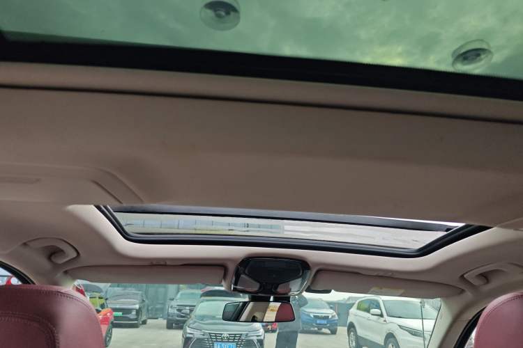 Used BMW 5 Series 2021 530Li Leading Luxury Package Headliner