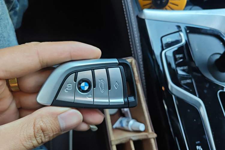 Used BMW 5 Series 2021 530Li xDrive Luxury Package Interior 1