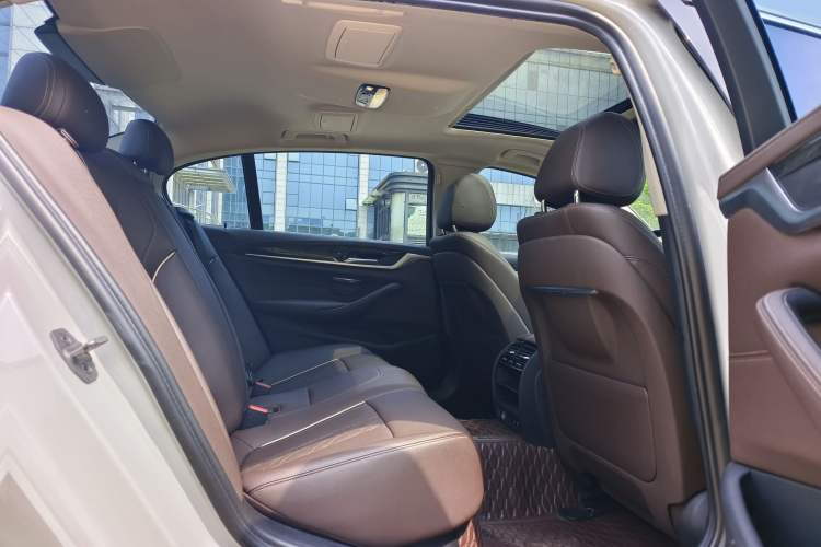 Used BMW 5 Series 2021 Updated Version 525Li Luxury Package Interior 10