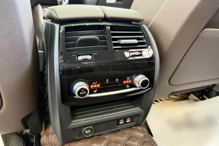 Used BMW 5 Series 2021 530Li xDrive Luxury Package Interior 12