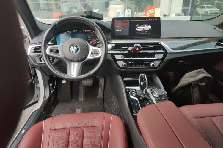 Used BMW 5 Series 2021 Facelifted 525Li M Sport Package Interior 2