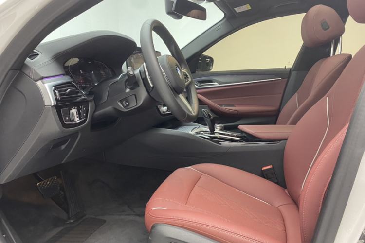 Used BMW 5 Series 2021 Facelifted 530Li Leading Edition M Sport Package Interior 2