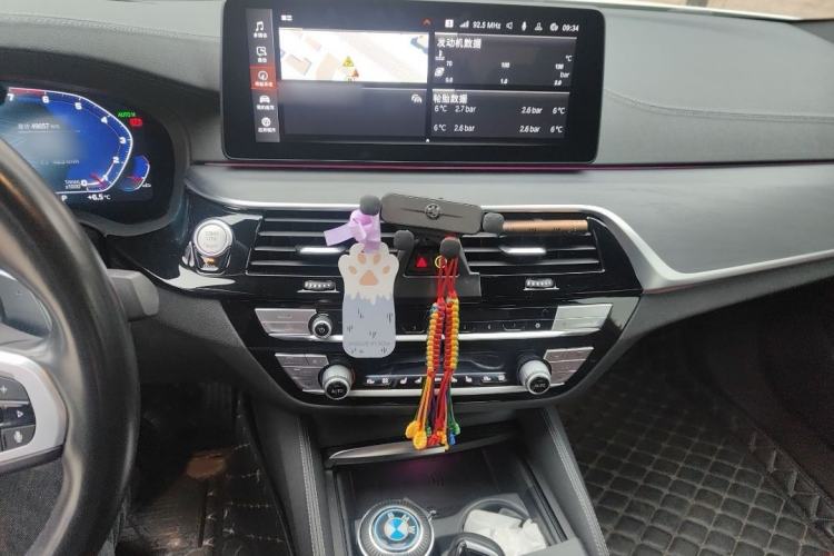 Used BMW 5 Series 2021 Restyled 530Li Luxury Edition M Sport Package Interior 2