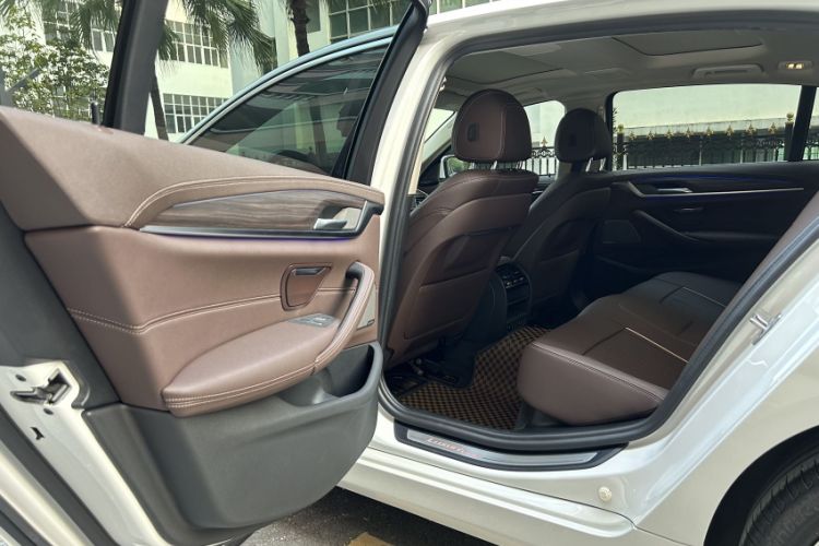 Used BMW 5 Series 2021 530Li Leading Luxury Package Interior 2