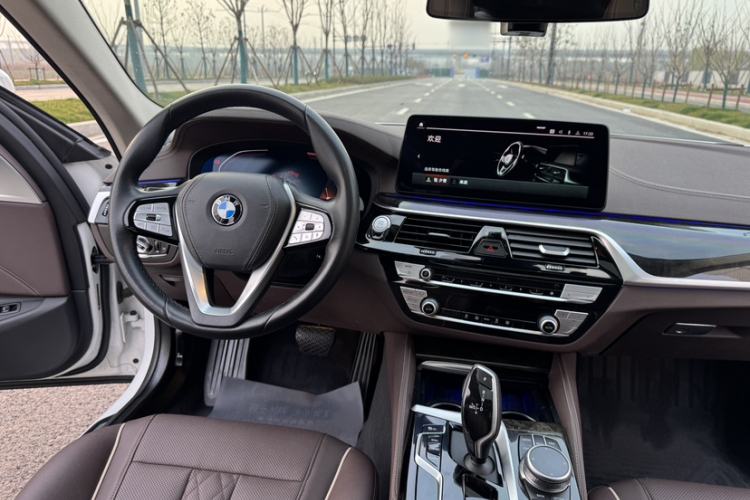 Used BMW 5 Series 2021 525Li Luxury Package Interior 3