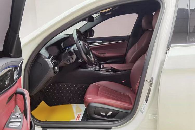 Used BMW 5 Series 2021 Facelifted 525Li M Sport Package Interior 3