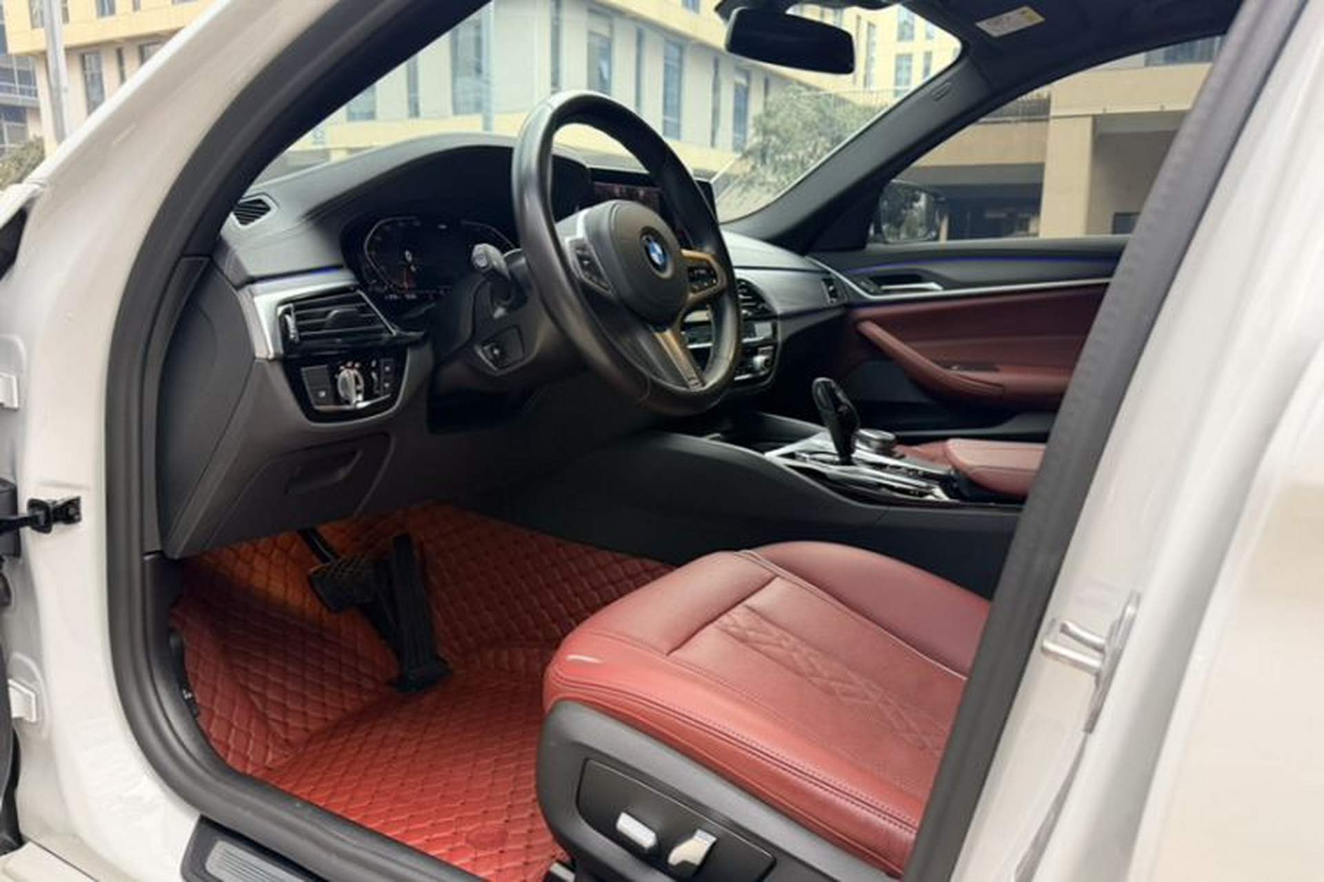 Used BMW 5 Series 2021 530Li Leading Model M Sport Package Interior 3