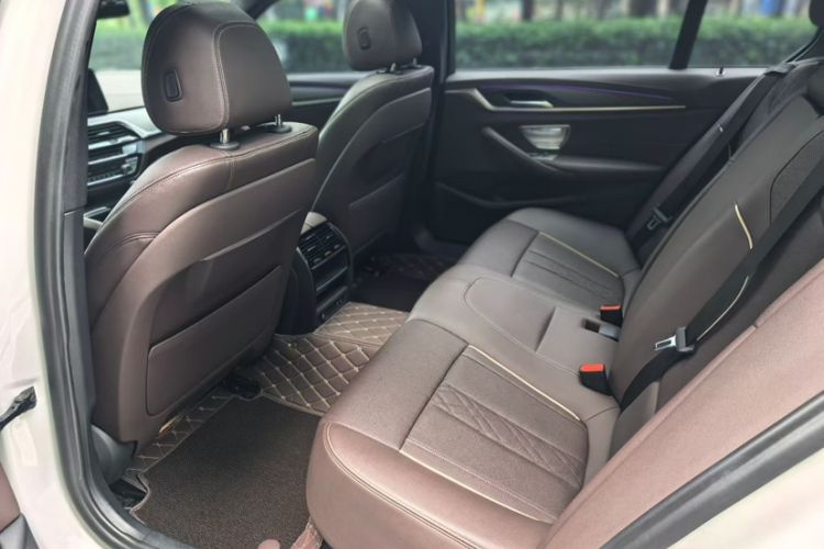 Used BMW 5 Series 2021 530Li Leading Model M Sport Package Interior 4
