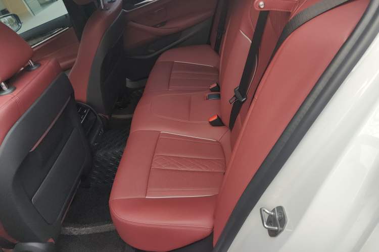Used BMW 5 Series 2021 Facelifted 525Li M Sport Package Interior 4