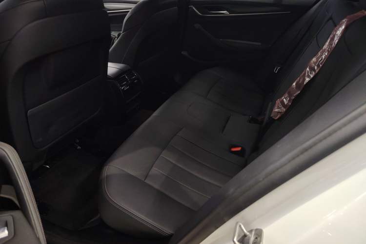Used BMW 5 Series 2021 525i M Sport Package Interior 4