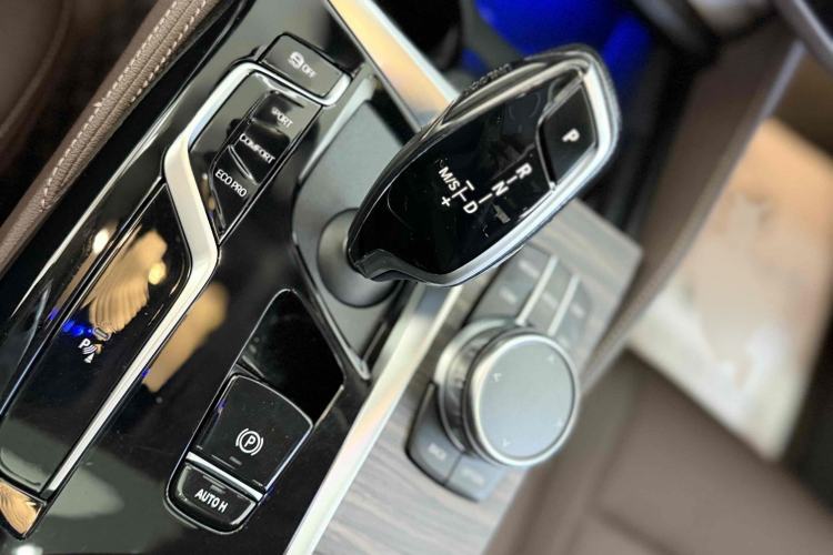 Used BMW 5 Series 2021 530Li xDrive Luxury Package Interior 4
