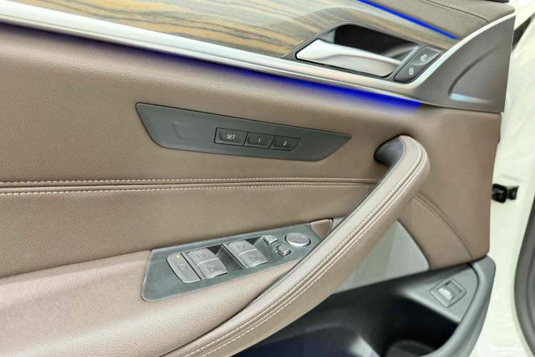 Used BMW 5 Series 2021 530Li xDrive Luxury Package Interior 7
