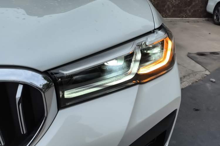 Used BMW 5 Series 2021 525Li M Sport Package Left Front Headlight