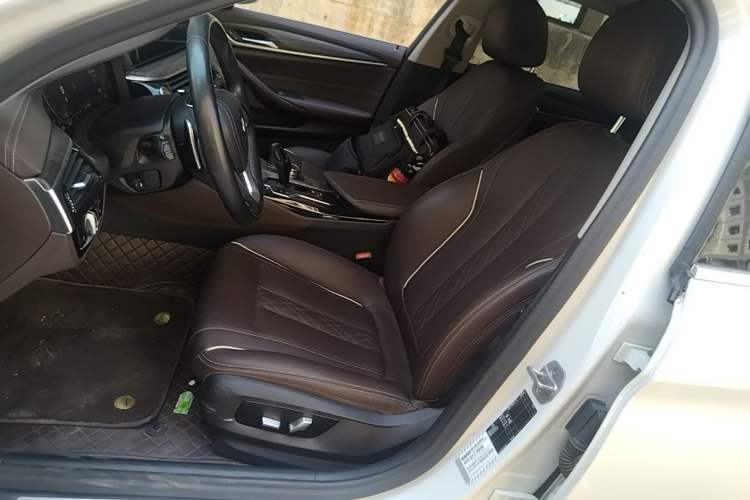 Used BMW 5 Series 2021 530Li Leading Luxury Package Left Front Seat