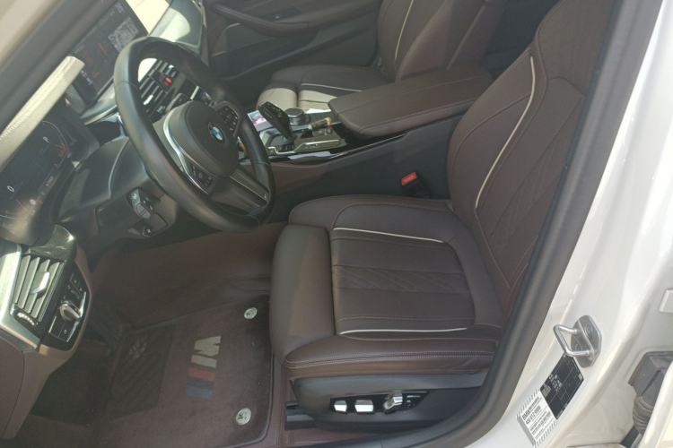 Used BMW 5 Series 2021 530Li Luxury Edition M Sport Package Left Front Seat