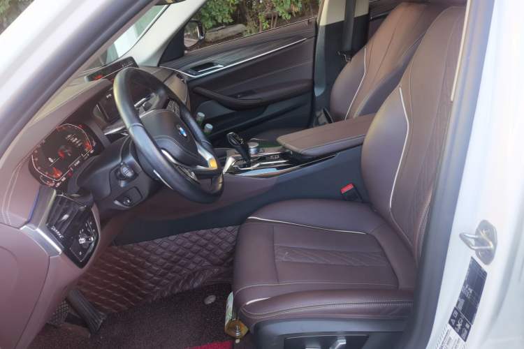 Used BMW 5 Series 2021 530Li xDrive Luxury Package Left Front Seat