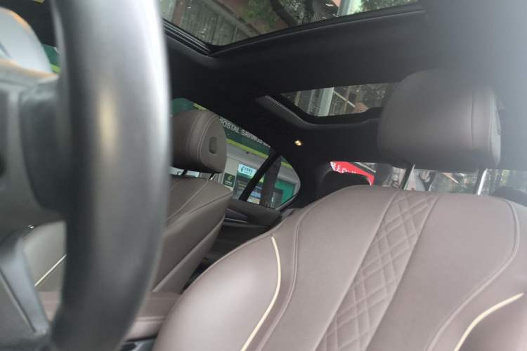 Used BMW 5 Series 2021 Facelifted 530Li Leading Edition M Sport Package Left Front Seat