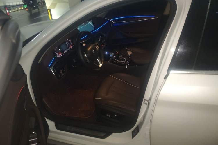 Used BMW 5 Series 2021 530Li Leading Luxury Package Left Front Seat