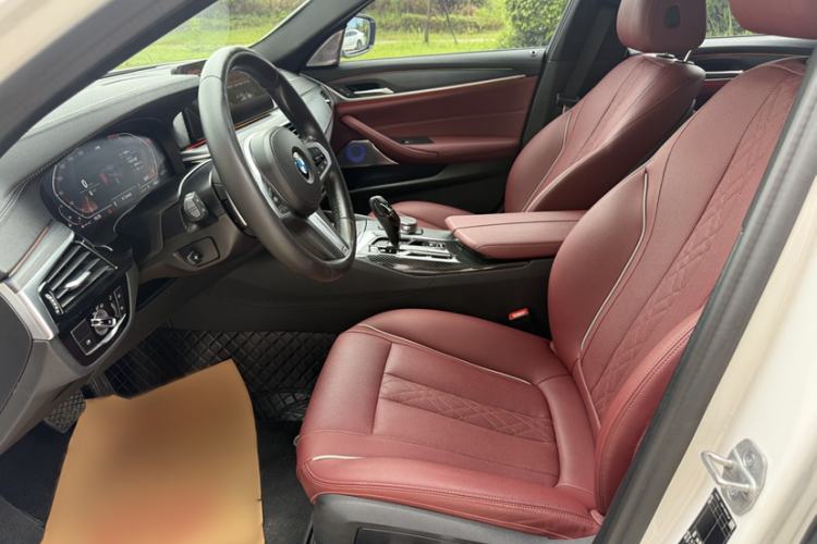 Used BMW 5 Series 2021 Facelifted 530Li Leading Edition M Sport Package Left Front Seat
