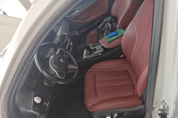 Used BMW 5 Series 2021 Facelifted 530Li Leading Edition M Sport Package Left Front Seat
