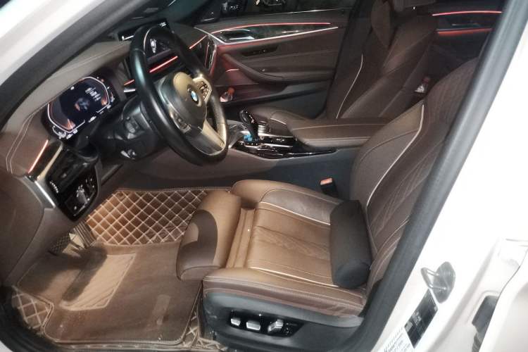 Used BMW 5 Series 2021 Restyled 530Li Luxury Edition M Sport Package Left Front Seat