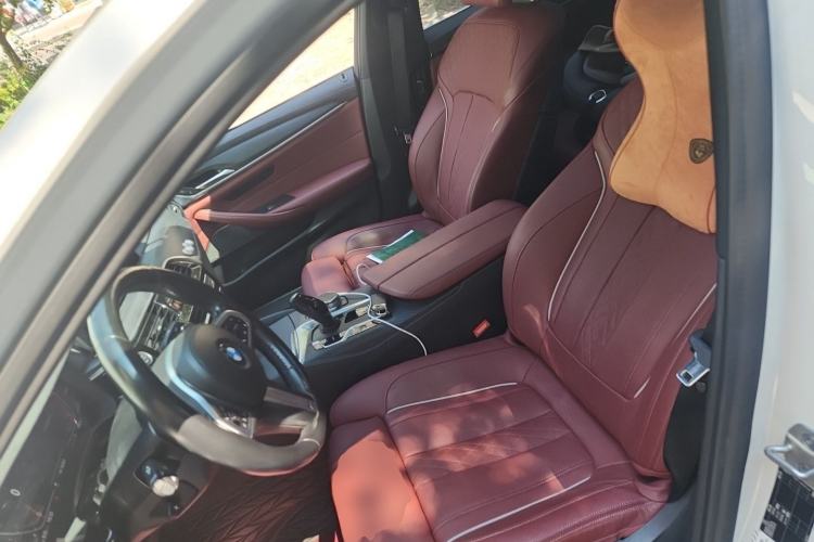 Used BMW 5 Series 2021 Restyled 530Li Luxury Edition M Sport Package Left Front Seat