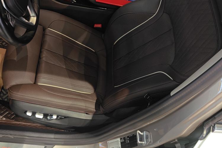 Used BMW 5 Series 2021 530Li Luxury Edition Premium Package Left Front Seat