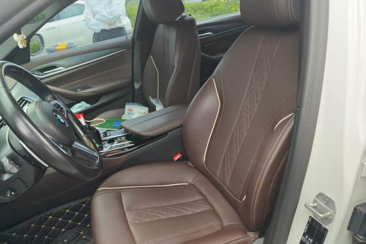 Used BMW 5 Series 2021 Facelifted 530Li Leading Edition M Sport Package Left Front Seat